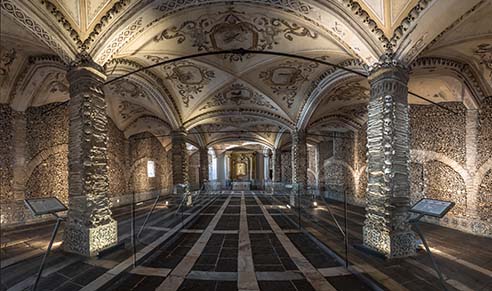 Igreja_de_Sao_Francisco_e_Capela_dos_Ossos